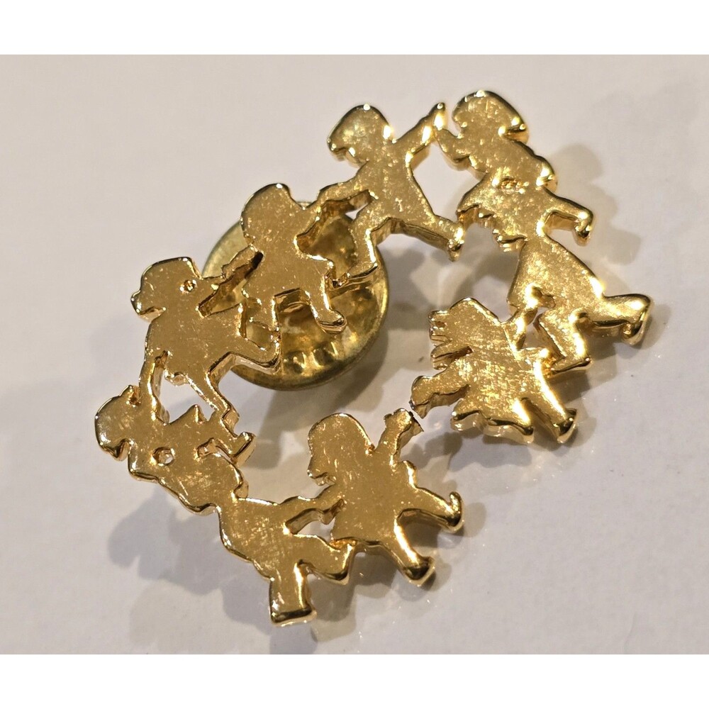 Gold Tone Children Holding Hands Circle Lapel Pin Friendship Kids Teacher #1243